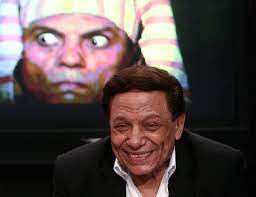 سيدة تريد شراء بيت مأمون (عادل إمام) ودفعت له مبلغ مادي ضخم فهل ستنجح في إقناع مأمون؟ تابعوا مسلسل مأمون وشركاه على رؤيا. 0ber Ibaslp2mm