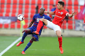 Fábio rafael rodrigues cardoso (born 19 april 1994) is a portuguese professional footballer who plays as a centre back for santa clara. Fabio Cardoso Vai Ser Reforco Do Benfica Na Proxima Epoca Avanca Jornal I Liga Sapo Desporto