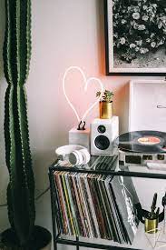 Back On Campus The Shelfie Urban Outfitters Blog Retro Bedrooms Retro Room Retro Home Decor