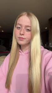 Kelsey Laird's Instagram, Twitter & Facebook