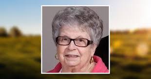 Sandy Gilbert's Instagram, Twitter & Facebook