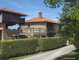 Casa rural ablano en cudillero, de alquiler íntegro (12 plazas máximo) e independiente, está situada a 150 metros de la playa de la concha de artedo, bandera azul 2019 así como también su senda costera. La Casa Del Campo 2 Casa Rural En Cudillero Asturias