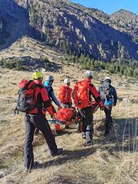 Check spelling or type a new query. Turist Mort In MunÈii FÄgÄraÈ Realitatea De BraÈov