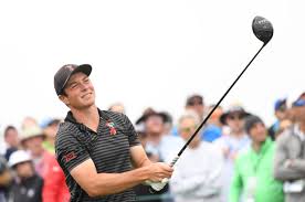 He stands at the height of 5 feet 10 inches (1.77 m) tall and weighs around an appropriate weight. Viktor Hovland Golf Magazin