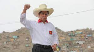 El candidato presidencial por perú libre, pedro castillo, dijo que la columna vertebral de un eventual gobierno suyo será la puesta en marcha de una nueva constitución. Who Is Pedro Castillo Candidate Leading The Presidential Race In Peru The Manomet Current