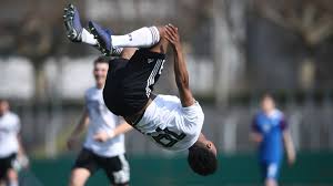 Adeyemi played as a youth for tsv forstenried, and at the age of eight he joined local bundesliga side fc bayern münchen in 2010. View 13 Karim Adeyemi Fifa 21 Mariburgat