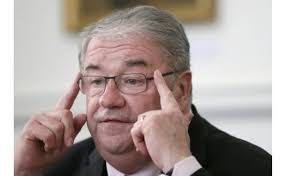 Investitures PS: quand l'ancien ministre Daniel Vaillant joue au troll