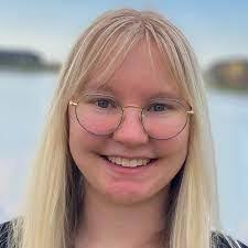 Molly Leone's Instagram, Twitter & Facebook