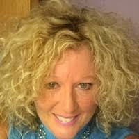 Lisa Folz's Instagram, Twitter & Facebook