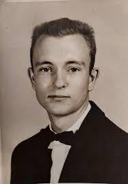 Leo Ennis's Instagram, Twitter & Facebook