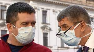 Že hamáčkův červený svetr (jeho práce během koronakrize) byla voliči respektována, dokládá mimo jiné nedávný průzkum agentury stem, podle něhož u dotazovaných zvládl hamáček koronakrizi lépe. Je Zazrak Ze Se To Povedlo A Ministerstvo Bych Nepribijel Na Kriz Rika O Problemech S Respiratory Hamacek Hospodarske Noviny Ihned Cz