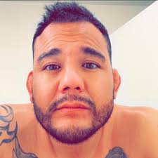 Roberto Nieto's Instagram, Twitter & Facebook