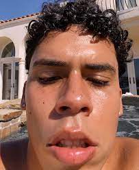 Bad bunny brother is known as bernie martínez ocasio and bysael martínez ocasio. Nathalie On Twitter Bad Bunny S Younger Brother Can Like Get It