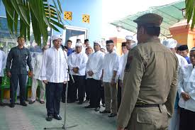 Sebelumnya marilah kita panjatkan puji dansyukur kehadirat allah swt karena pada hari ini kita masih diberi kesempatan untuk dapat hadir diacara pelepasan jemaah haji. Infopublik Bupati Pimpin Upacara Pelepasan Jenazah Mantan Camat Kabila