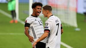 Dazu gibt es die wichtigsten nachrichten und infos zu . Fussball Heute Live Deutschland Vs Rumanien Im Tv Und Live Stream Dazn News Deutschland