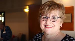 Cari Wolfe's Instagram, Twitter & Facebook