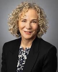 Alison Deans's Instagram, Twitter & Facebook