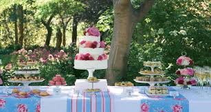 English Garden Tea Party Ideas He Dainty Traditional English Tea Party Setting Is Given A Modern Tea Party Setting Tea Party Decorations Tea Party