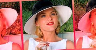 Meredith is very rich and spoiled, and she was planning to marry nick just for his money. Elaine Hendrix Answers Every Question About The Parent Trap