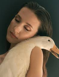 One photo can show a photographer's skills at their highest. Don't believe?  Swipe the carousel to see three authentic works by three different artists.  And of course, comment your best one 👇