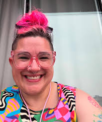 I'm here to say a HUGE THANK YOU to everyone who supported my small, queer  business this season!! 🌈🎄🫶🏻 If you've been paying attention to the  folks who own the small businesses