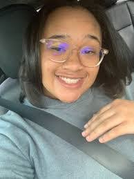 Dari Williams's Instagram, Twitter & Facebook