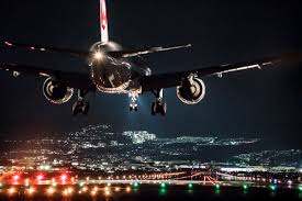 صور رائعة لوصول الطائرات في الليل Airplane Landing Aviation World Air Photo