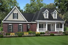 The characteristics of these ranch homes reflect past generations' desire for a spacious home spread out over a large lot. Ranch Style Homes The Ranch House Plan Makes A Big Comeback
