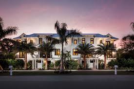 With 6 years of service, the cornerstone of our service is simple affordable quotes, fast reliable service, and professional quality find lawn & garden care pros in naples, fl. 920 9th St S Heart Of Old Naples Costal Contemporary Mansions Fl