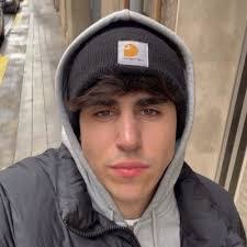 Kevin Pineiro's Instagram, Twitter & Facebook