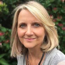 Ruth Mann's Instagram, Twitter & Facebook