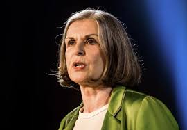 Rednerin bricht mit größtem Tabu