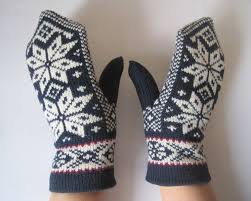 Women Double Knit Mittens Natural Merino Estonian Wool Yarn Nice  Scandinavian Classic Knit Christmas Star Safe Warm Soft Dense for Hands