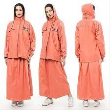 Jas ini terdiri dari dua jas hujan axio ini dilengkapi dengan kantung di bagian luar, dan juga lapisan spothlight yang jas hujan merk eiger ini dibuat dengan bahan berkualitas tinggi dan juga waterproof, memastikan. Sifat Bahan Untuk Membuat Jas Hujan Sekilas Bahan