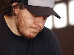 Mãe de Chorão desabafa na internet e acusa neto de “maus-tratos”