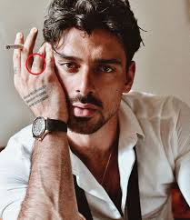 Les 19 tatouages ​​de Michele Morrone et leur signification