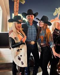 Layla Tucker Music added a new photo.