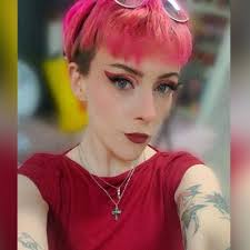 Eleni Brooks (@eleni_sibbald)