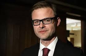 Eric Ballestero's Instagram, Twitter & Facebook