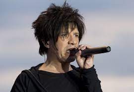 Il est un des membres fondateurs du groupe français indochine. Nicola Sirkis La Biographie De Nicola Sirkis Avec Gala Fr
