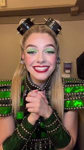 May 19th Anne Boelyn Makeup Glam grwm #sixthemusical #sixustour  #makeuptutorial #stagemakeup #anneboleyn #beheaded