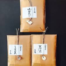 マーサ on instagram 明日から始まる 阪急イベントに陶芸家であり料理家でもある伊賀 土楽の福森道歩さんが おすすめするモノのコーナーがあり なかなか手に入らない 土楽名物ふくさんご そぼろ しぐれ煮が登場します 限定ですので どうぞ楽しみに お越し