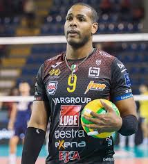 All credits by fivb:volleyball tv: Detallado Informe De La Situacion Del Voley En Toda Europa Sexto Anillo