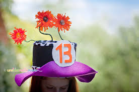 Perciò creare cappelli come gadget per sponsorizzare se stessi o la. Come Costruire Il Cappello Per Le Feste Di Compleanno