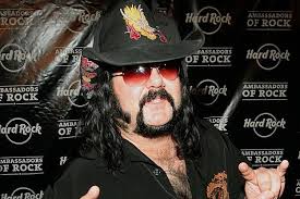 Vinnie Paul Wins Drummer of the Year in the 2012 Loudwire Music Awards