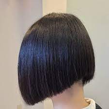 hair records guはinstagramを利用しています 20代コーデ は 個性的 な 前下がりの 刈り上げボブ 職人技 が光る高度な テクニック で ストレートパーマが活かされました 豊田市ヘアーサロン 豊田市理容室 豊田市ヘッドスパ 豊田市リラクゼーシ 刈り上げボブ