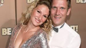 Janni hönscheid surft, weil sie spaß daran hat. Janni Honscheid Und Peer Kusmagk Privat Die Liebe Ist Echt So Leben Und Lieben Sie Abseits Vom Tv News De