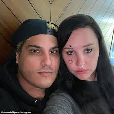 Amanda Bynes Shows Off Second Face Tattoo As She Shares More Selfies With Fiance Paul Michael Lipstick Alley