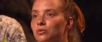 Photo : Pauline, qui n'a eu aucune voix, était immunisée grâce au collier  de Steve. Premier épisode de "Koh-Lanta, Les Chasseurs d'immunité", sur  TF1.