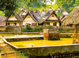 Nama rumah adat sunda beserta gambar dan penjelasannya. Mengintip Kampung Adat Naga Kampung Yang Dilirik Dunia Untuk Kajian Antropologi Portal Bangka Belitung